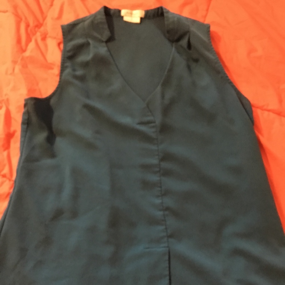 VanHeusen sleeveless blouse size M